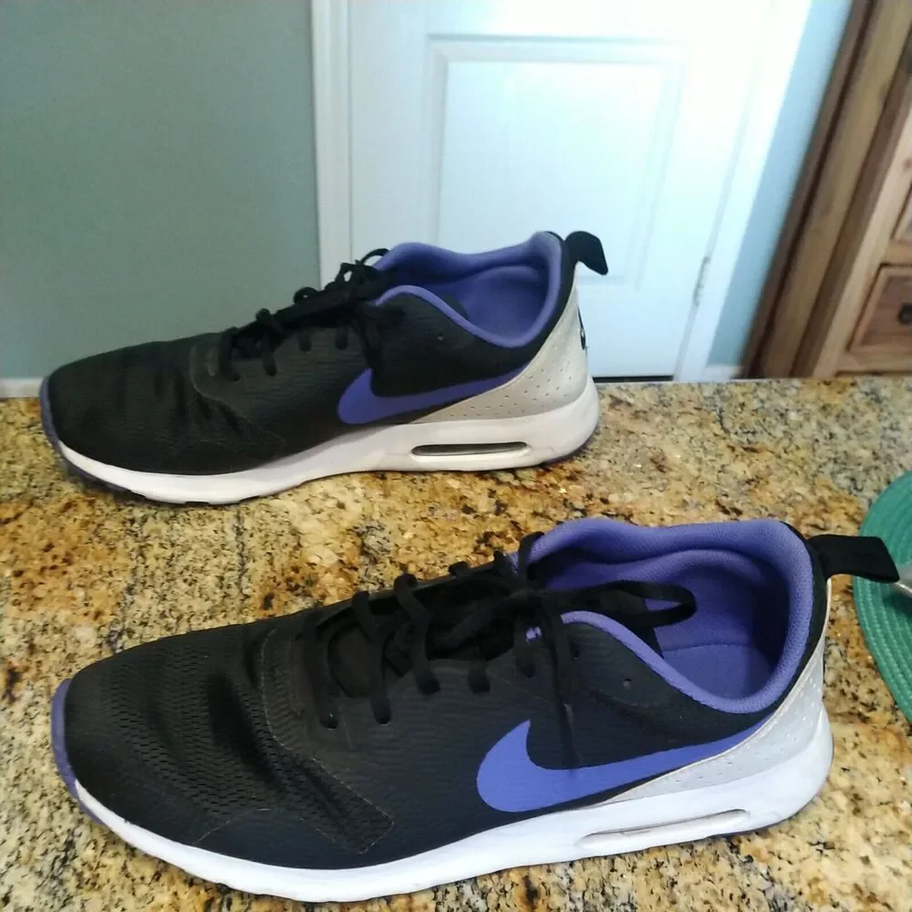 Nike Air Max Tavas Black White Blue Running Shoes 705149-025 Mens size 14